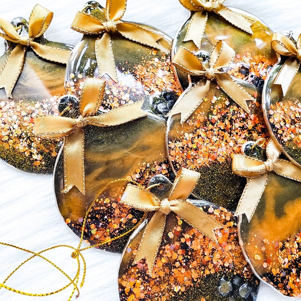 One Handmade Christmas Tree Ornament, Gold - Picture 4 of 10